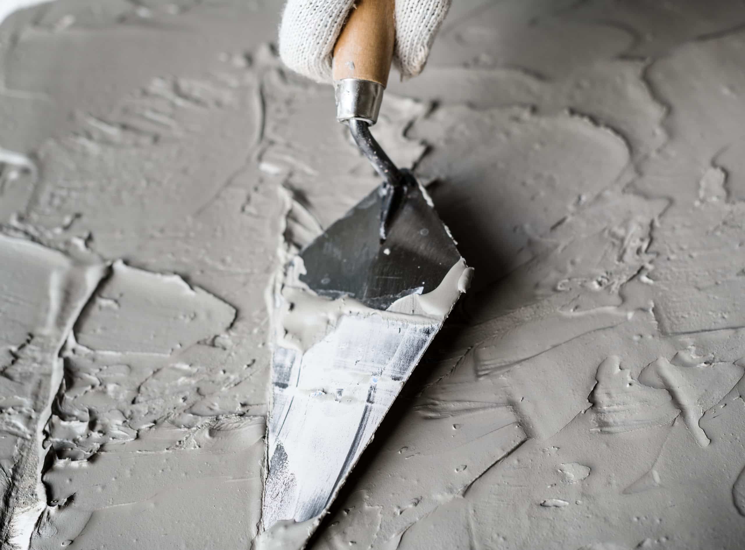 Facharbeiter bei Estricharbeiten